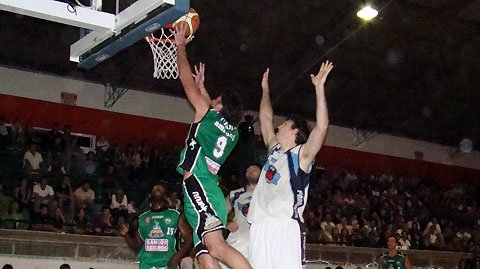Amicucci en acción, en su paso por Unión.
