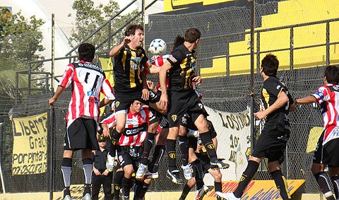 Los centros fueron siempre una opción de ataque para Libertad.