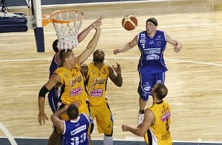 Los aurinegros arrancaron muy bien el cuadrangular.