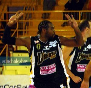 Brown estuvo certero y siempre fue una vía confiable de ataque.