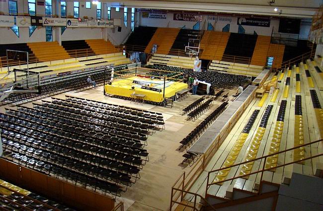 El estadio, a pleno y esperando por la concurrencia. El estadio, a pleno y esperando por la concurrencia.