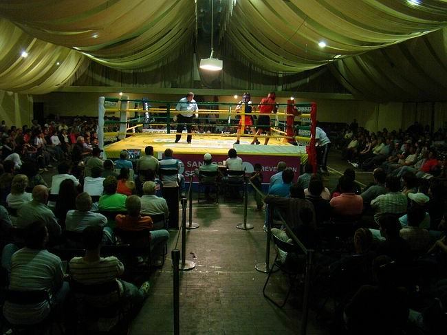 La gente acompañó en gran medida a la propuesta boxística.