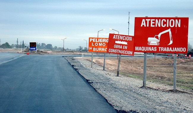 La rotonda atalivense, meses atrás, cuando estaba siendo ejecutada.