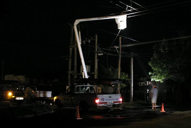 La tarea de los operarios permitió recuperar el servicio tras unas pocas horas.