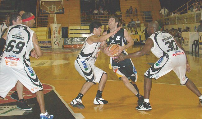 Marcos suma minutos, puntos y buenas actuaciones.