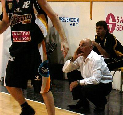 Zeta vivió desde adentro un partido intenso.