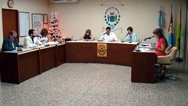 El Concejo cerró el año anterior, más allá de Navidad, las reuniones.