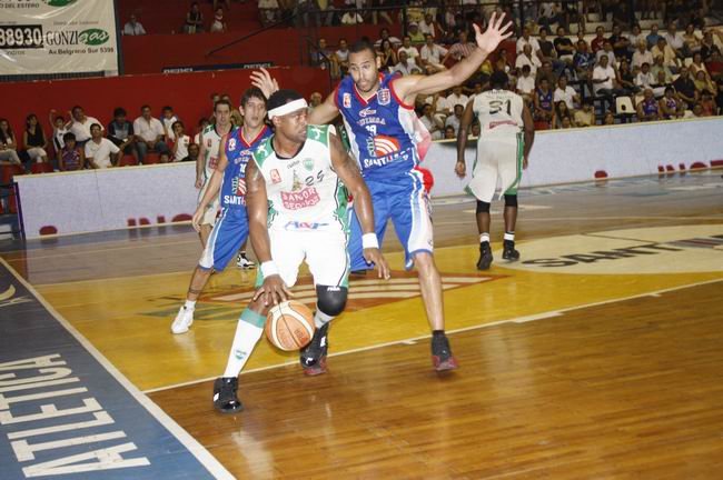 Unión no pudo con Quimsa (Daniel Jimenez).