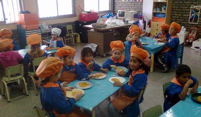 Los chicos del Jardín, en pleno trabajo.