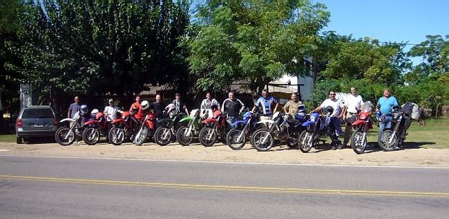 Todos, en un alto de la travesía (Foto: Gentileza Raúl Avila).