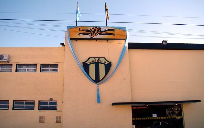La portada del club, dando la bienvenida en este Centenario.