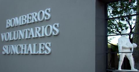 Felicidades en su dia a los Bomberos Voluntarios.