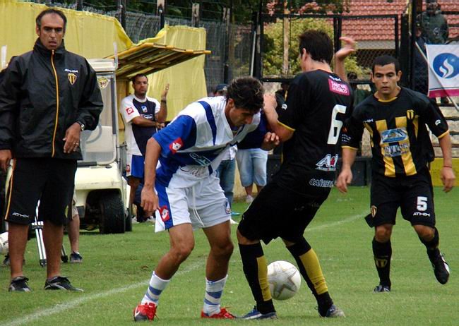 Libertad arranca el certamen como local tras el empate en Rafaela (Archivo).