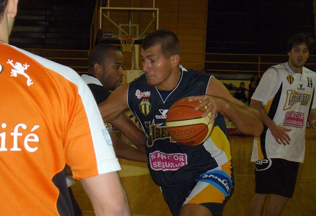 Como un pibe. Wolkowyski sumó 45 puntos en 54 minutos. Como un pibe. Wolkowyski sumó 45 puntos en 54 minutos.