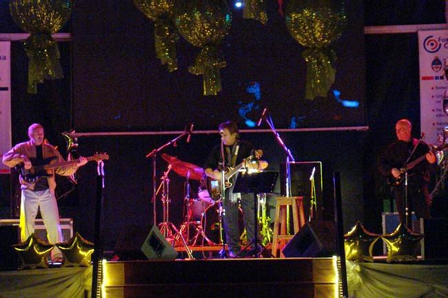 Víctor Heredia, sobre el escenario de Low.