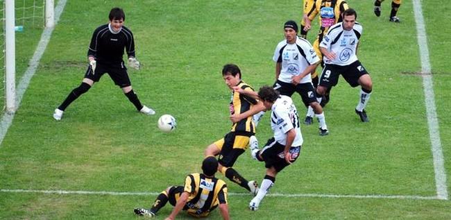 Crucero superó a un Libertad que venía en levantada (Foto: El Tribuno).
