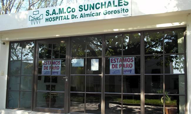 El hospital mantiene guardias médicas hoy y mañana.