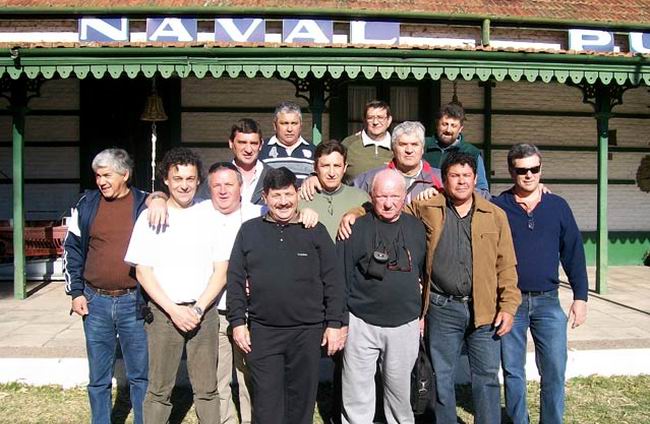 El grupo de ex combatientes que representó al Departamento (Foto: Gentileza Gaceta Marinera).