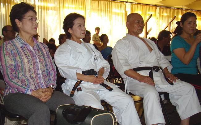Los Maestros Japoneses, observando la demostración.