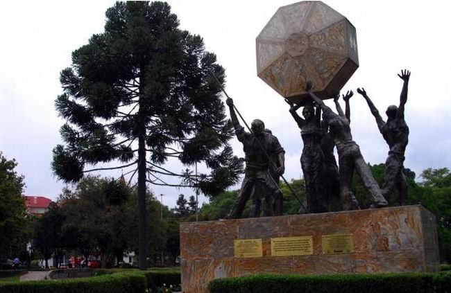 Monumento al Cooperativismo de Nova Petrópolis (Foto: Sabrina Schuster).