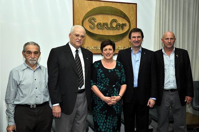 Manuel Mariño, Vicente Bauducco, Pauline Green, Jorge Arnaudo y Germán Peterlin (Foto: prensa SanCor). Manuel Mariño, Vicente Bauducco, Pauline Green, Jorge Arnaudo y Germán Peterlin (Foto: prensa SanCor).
