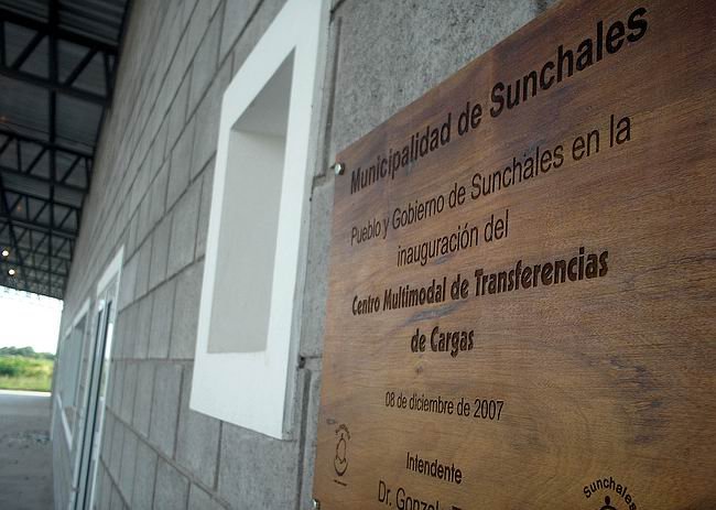 Placa, inauguración y no mucho más...