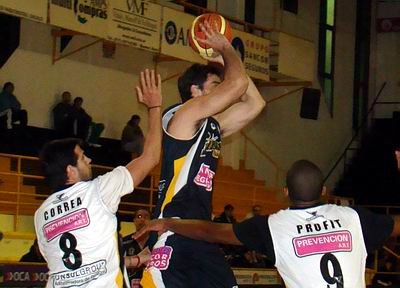 Libertad jugó con Lanús el primer partido amistoso de la temporada, en El Hogar de los Tigres (Archivo).