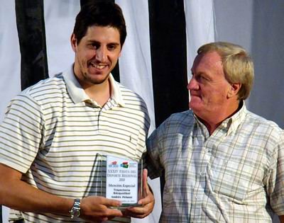 Pelussi, un tipo que siempre recibe reconocimientos.