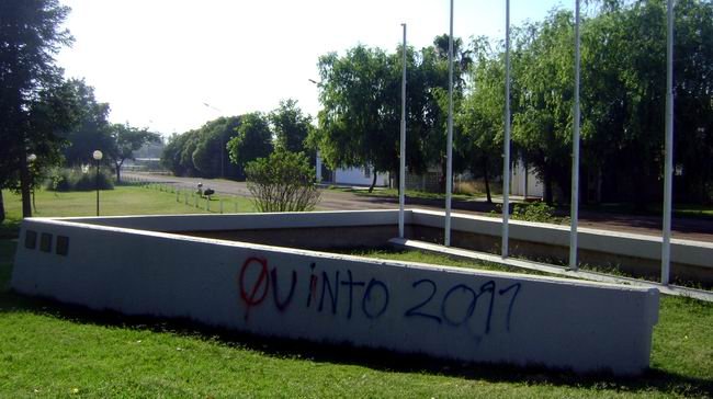 Las flamantes pintadas, sobre avenida Yrigoyen (Foto: Prensa Municipalidad).