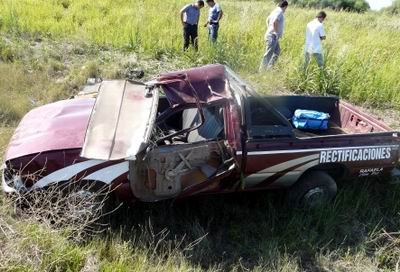 El vehículo donde se conducía Arnaudo (Foto: Gentileza Radio Belgrano).