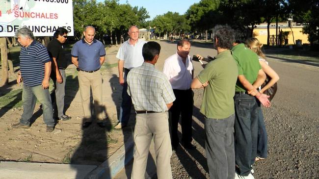 Trinchieri y miembros de su Gabinete, en la inauguración de las obras (Foto: Prensa Municipalidad).