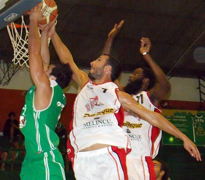 El debut de Cadillac fue con una victoria y una derrota (Archivo).