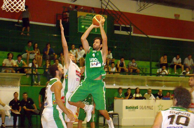 Unión no pudo mantener su localía y cayó ante Banda Norte.