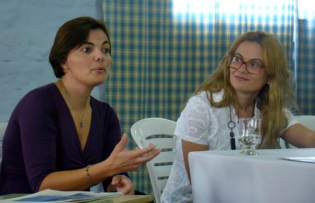 Gloria Gallardo, junto a la coordinadora de la Fundación Potenciar, responsable del proyecto.