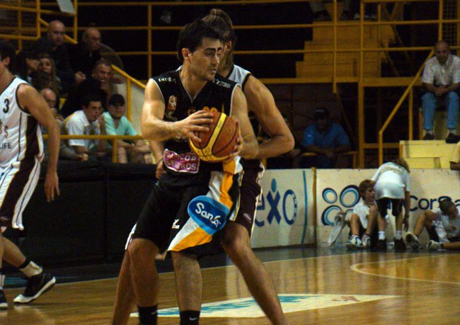 Cantero fue el goleador aurinegro, con 19 tantos y 4/7 en triples, incluido el de la victoria.