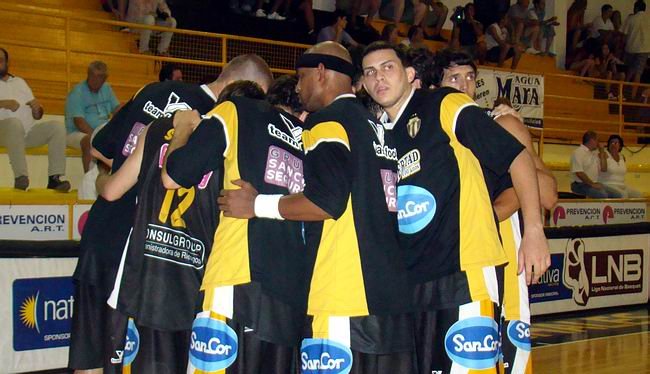 Los jugadores saben que esta noche deben salir a escribir otra página a la altura de la historia del club.