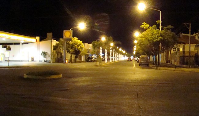 El sector donde se pide la prolongación del cantero central, para evitar la constante circulación en contramano que suele darse en el sitio.