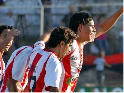 El paso de Joaquín por Atlético Paraná, antes de ir a Gimnasia de Concepción (Internet).