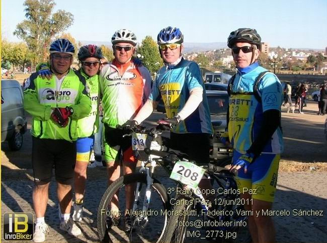 La previa de la carrera, con algunos de los competidores sunchalenses.