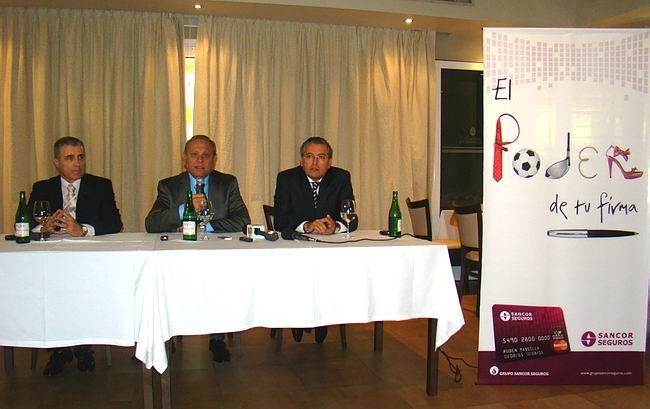 Tarjeta_SSeguros130611_650 Los responsables del Grupo Sancor Seguros, durante la presentación, hoy por la mañana.