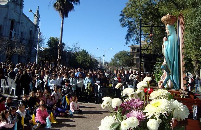 La Virgen, presidiendo la misa que se celebró en su honor (Foto: María José Beccaria).
