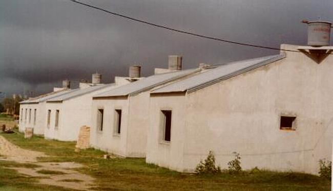 Mientras se espera por las viviendas de la provincia, el municipio avanza en la venta de lotes (Archivo).