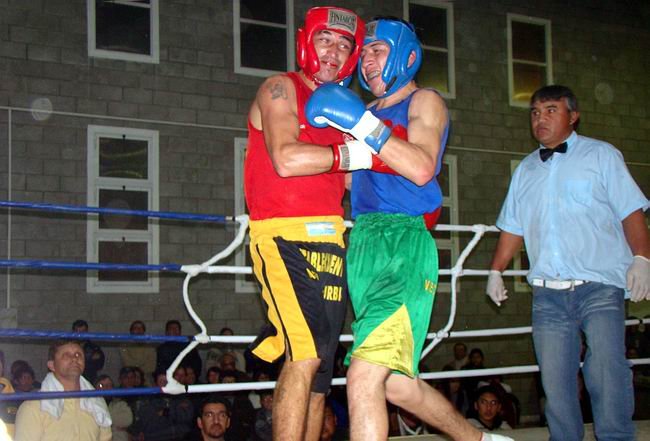 Gorosito, en pleno combate el pasado viernes (Foto: Daniel Ponce).
