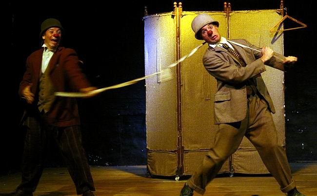 Dos payasos y un biombo, en escena el viernes 15 (Foto: Gentileza FTR).