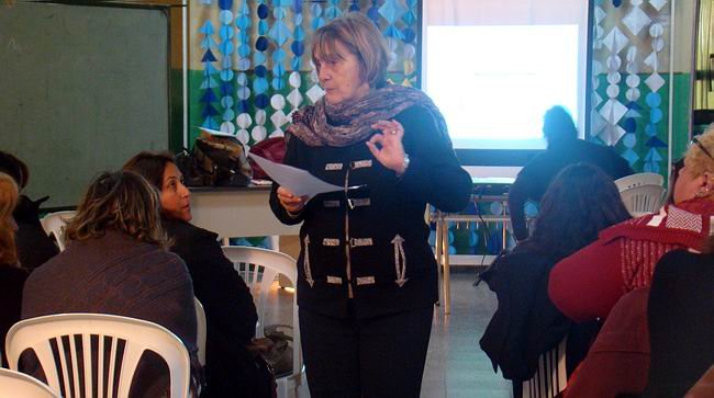 Liliana Cattáneo, durante la disertación.