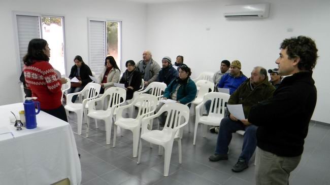 Los asistentes, en la charla de hoy a la mañana (Foto: Prensa Municipalidad).