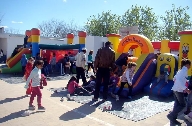 Los chicos en la Vecinal del barrio Moreno.