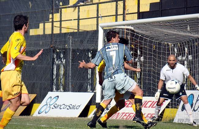 Crucero vuelve a la cancha de Libertad, como aquel 3 de octubre de 2010 (Archivo).