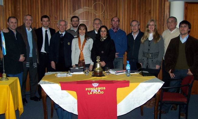El Gobernador con los rotarios locales (Foto: Gentileza Rotary).