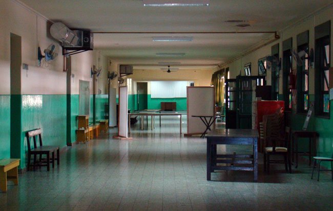 Acceso principal de la escuela Savio (Archivo).